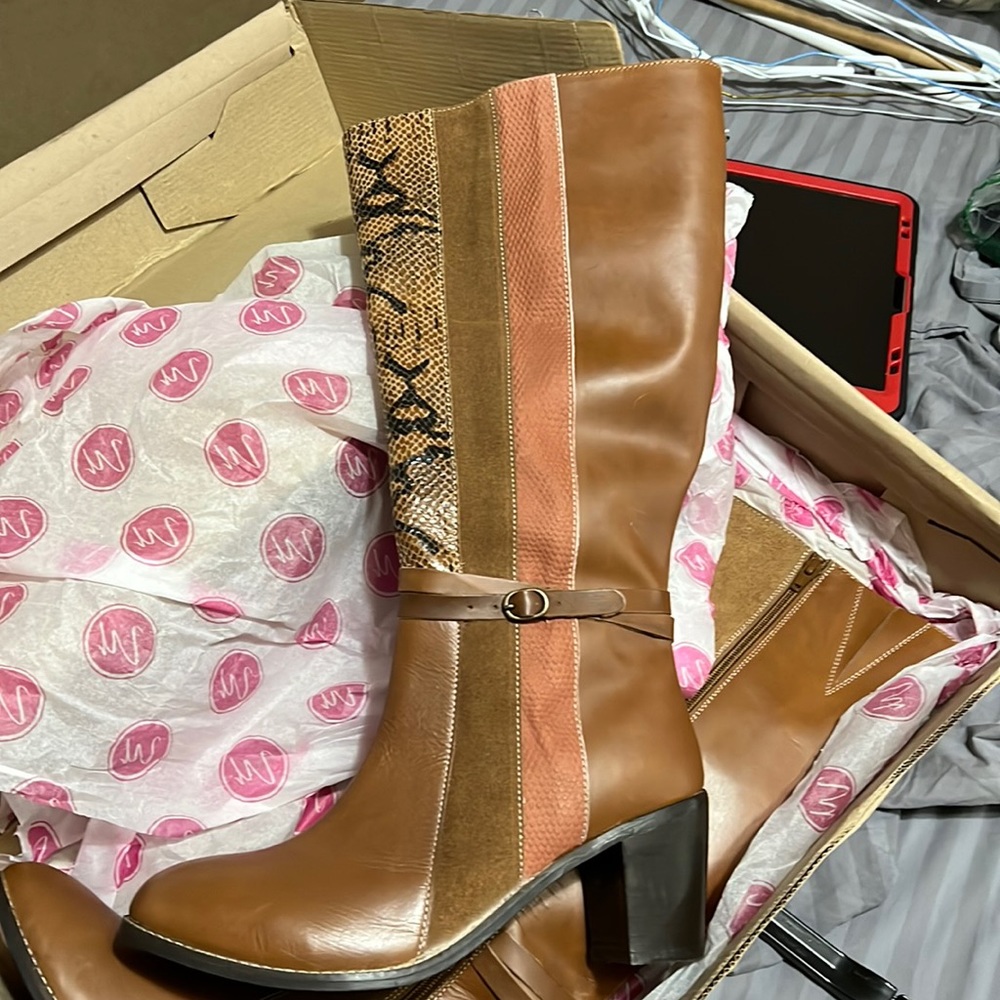 Brand new beautiful Matisse boots